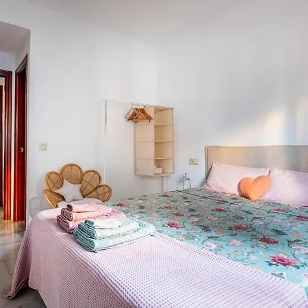 Piso Con Patio Privado Y Parking Nervion Sevilla Appartamento Siviglia