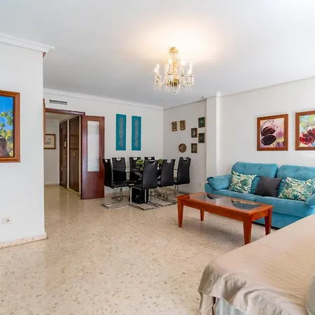 Holi-rent Pajaritos Apartment