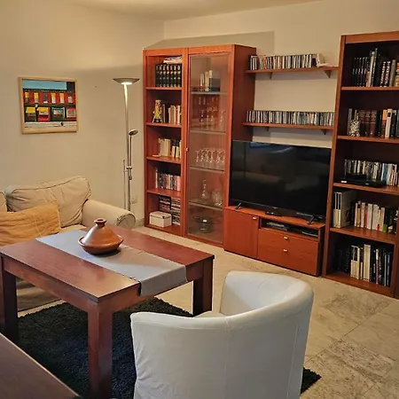 Centrally Located In Old Palace House Apartment Seville