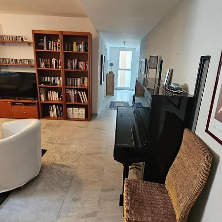 Centrally Located In Old Palace House Seville