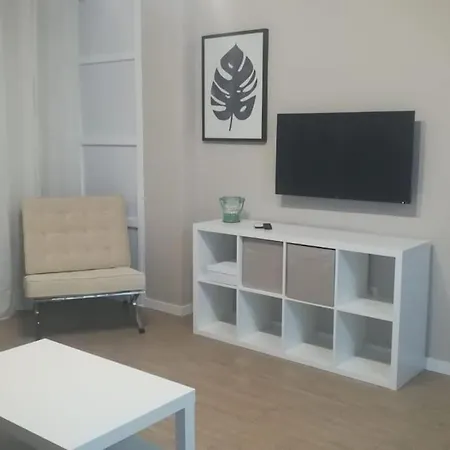 Familiar Macarena Apartment *
