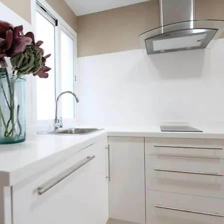 Familiar Macarena Apartment