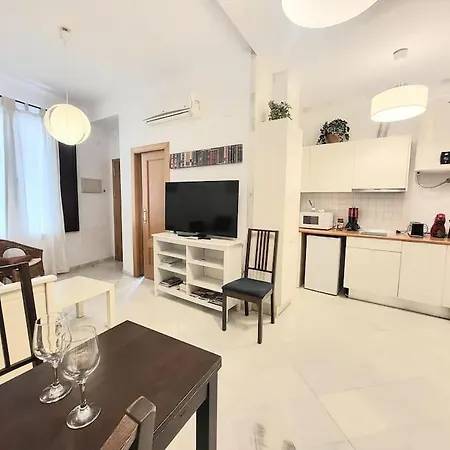 Walk To The Cathedral Duplex Arenal Apartment