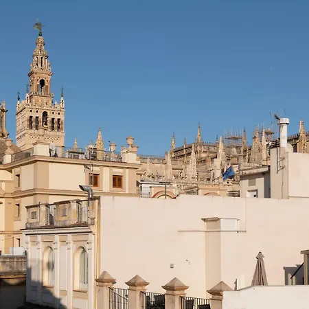 Luminoso Atico Con Terraza Privada Junto A La Catedral Séville
