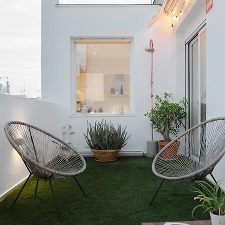 Luminoso Atico Con Terraza Privada Junto A La Catedral Seville