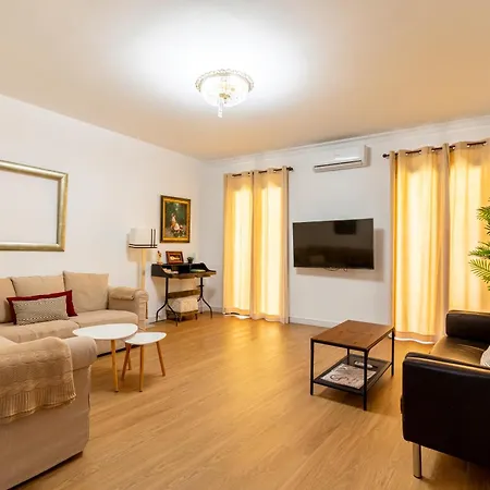 House Sevillana Parking *