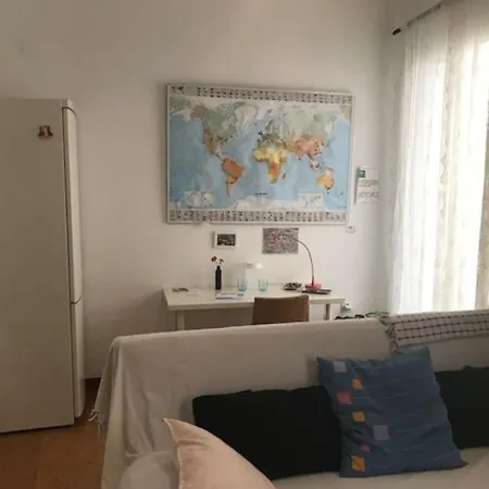 Quite In The Center Apartment *