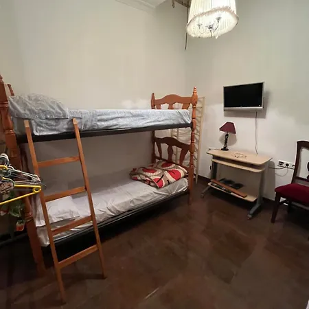 En Pleno Centro De 3 3 Banos Privados Marchena (Seville)