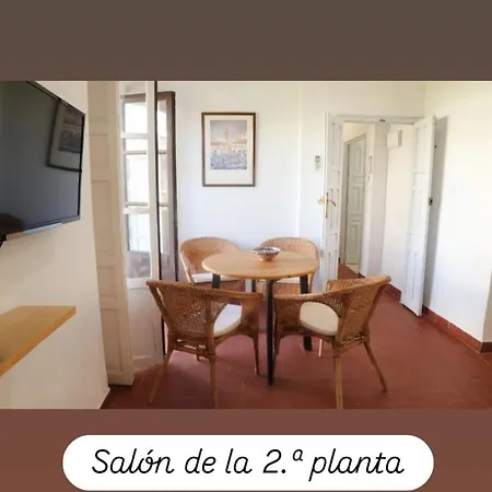 Apartment En La Plaza Dona Elvira, 7 *