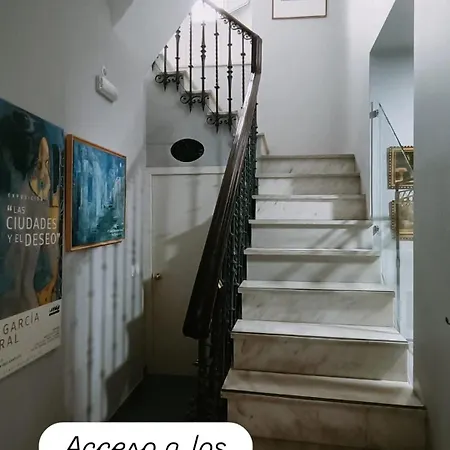 En La Plaza Dona Elvira, 7 Apartment *