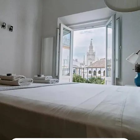 Apartment En La Plaza Dona Elvira, 7 *