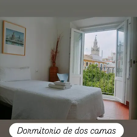 Apartment En La Plaza Dona Elvira, 7