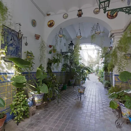 Castilla Triana Courtyard By Valcambre Apartamento Sevilha