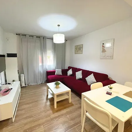 Triana Roomable Apartment Seville
