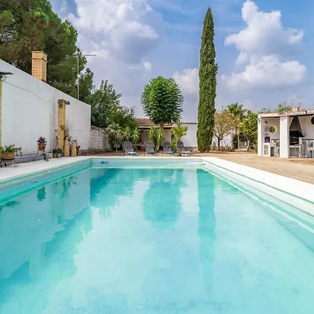 Gorgeous In With Kitchen Holiday home *