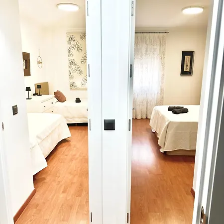 10 Minutos Centro Sevilla, Moderno Y Con Parking Gratis * Seville