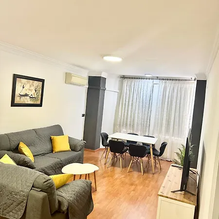 Apartment 10 Minutos Centro Sevilla, Moderno Y Con Parking Gratis *