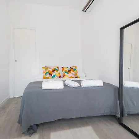 Anfitrion Triana 3 *