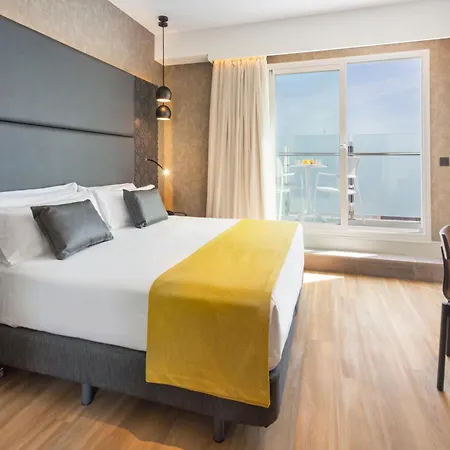 Hotel Catalonia Giralda 4*