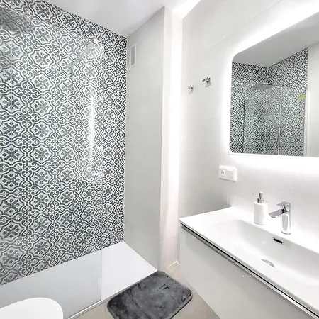 Walk To The Cathedral 2 Bedrooms Terrace Apartment