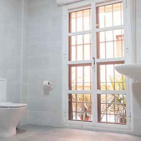 Old Town 1 Bedroom, 1 Bathroom, Wifi Apartment