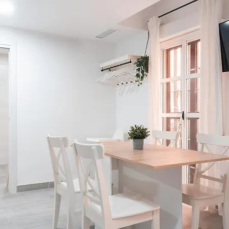 Old Town 1 Bedroom, 1 Bathroom, Wifi Apartment *