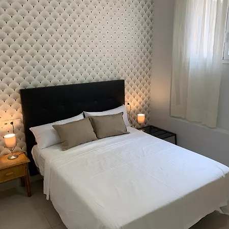 Triana Moderno Apartment