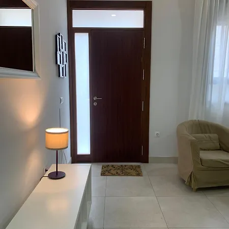 Triana Moderno Apartment *