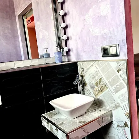 Precioso Y Moderno Atico Duplex De 2 En 2 O 3 Personas Con Jacuzzi