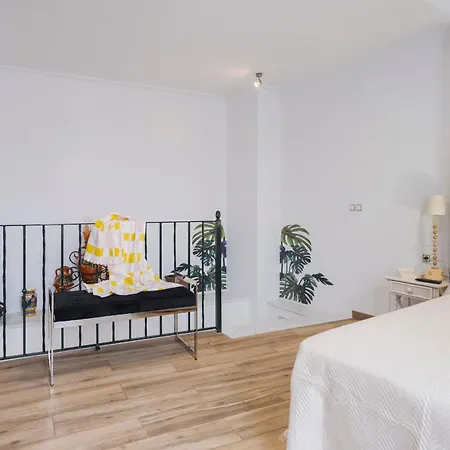 Santa Catalina Moderno Apartment Seville
