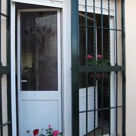 Apartment Cozy And Charming House In