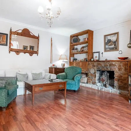 Gorgeous In With Kitchen Holiday home *