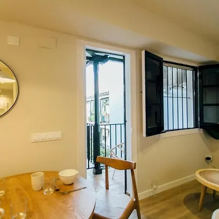 1bd 1bth - Center- Alfalfa * Seville