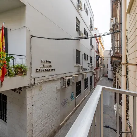Wide With Beautiful Kitchen 2bd 3bth -arenal *