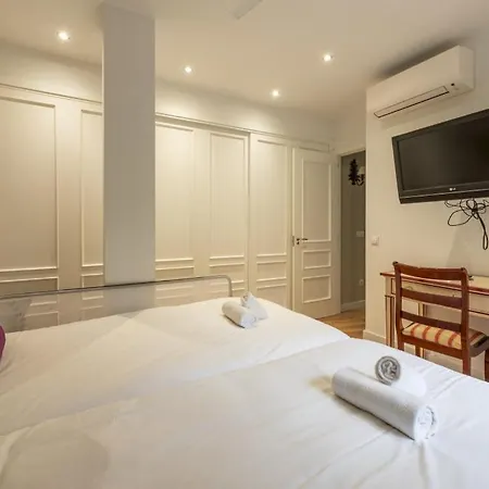 Wide With Beautiful Kitchen 2bd 3bth -arenal * Seville