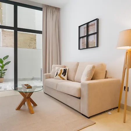 Apartment New Design - Private Patio - Gallos 2 *