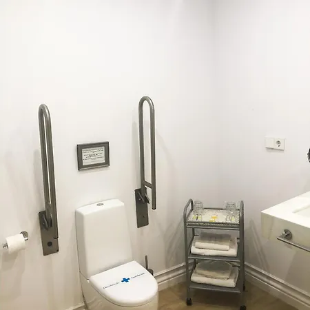 Hom Apartment *