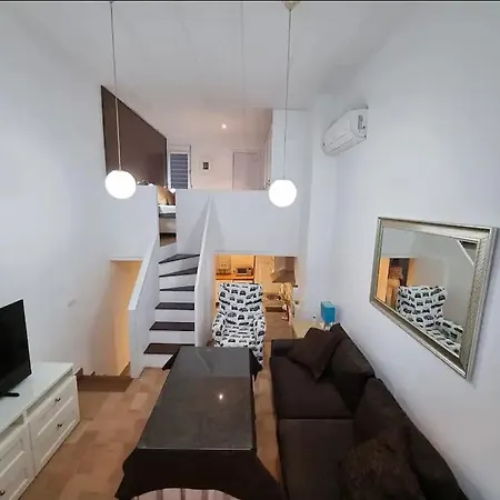 Triana Pureza Apartment *