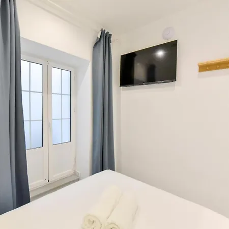 New! Modern In Neighborhood * Seville
