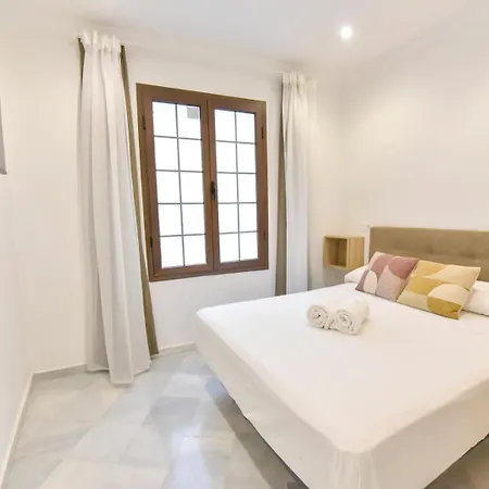 New! Modern In Neighborhood * Seville
