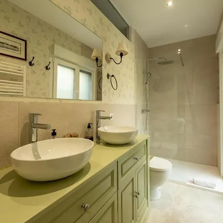 Wide With Beautiful Kitchen 2bd 3bth -arenal Apartment