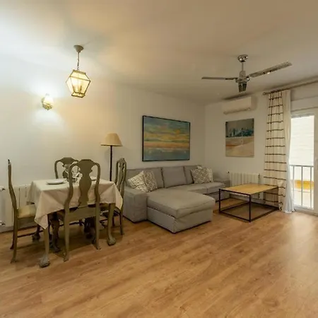 Wide With Beautiful Kitchen 2bd 3bth -arenal Seville