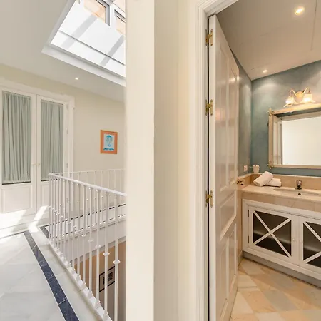 Holiday home Isg Casa Levies Luxury House Downtown