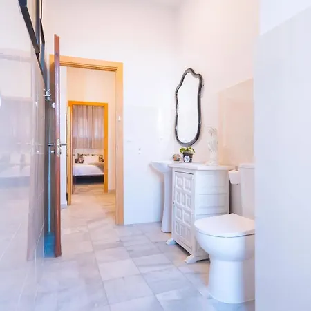 Calzada 10 Con Encanto Apartment Seville