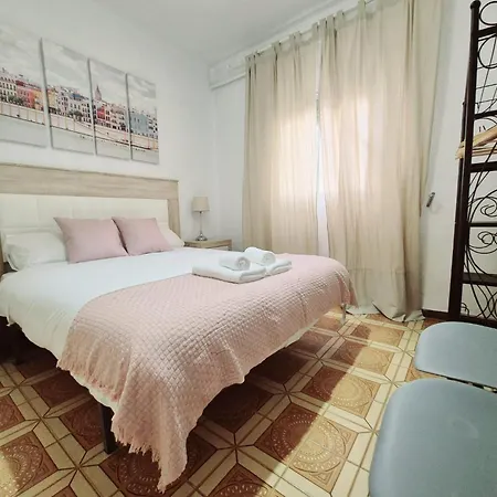 Triana 44 Familiar Luxury Apartment Seville