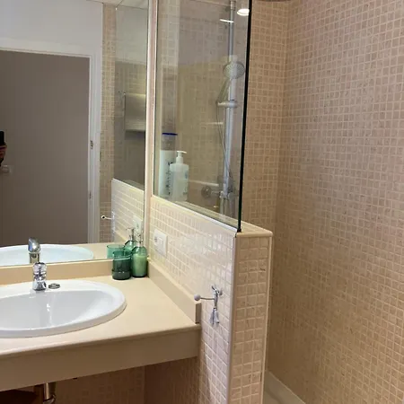 2 Bedroom Virgen De Begona Apartment Seville