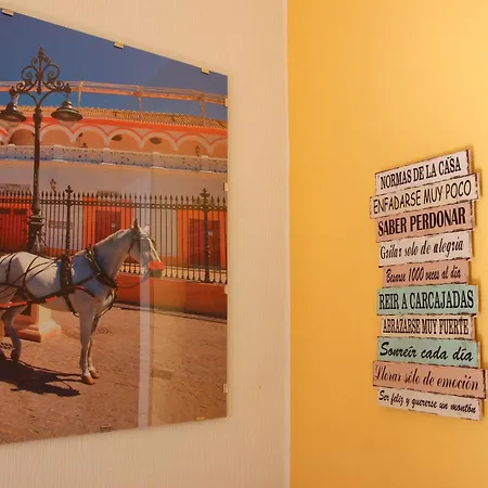 Triana 44 Familiar Luxury Apartment