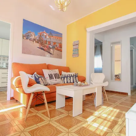 Triana 44 Familiar Luxury