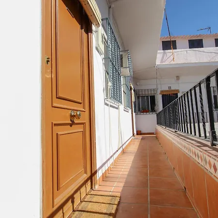 Triana 44 Familiar Luxury Apartment