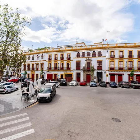 Pyl Centro Junto Catedral * Seville
